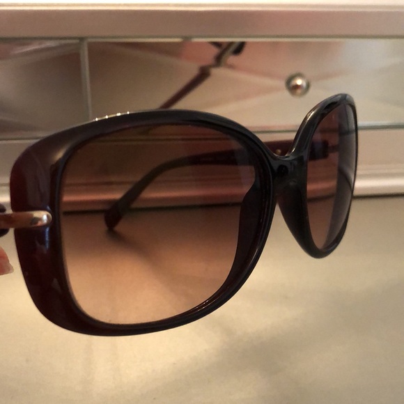 Prada sunglasses ☀️🕶 - Picture 7 of 7